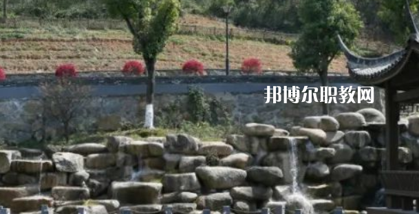 杭州市富陽區(qū)職業(yè)高級中學地址在哪里，哪個地區(qū)，哪個城市?