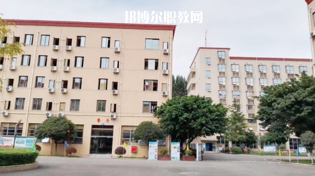 四川科華高級(jí)技工學(xué)校醫(yī)藥衛(wèi)生類對(duì)口高考班地址在哪里，哪個(gè)地區(qū)，哪個(gè)城市?
