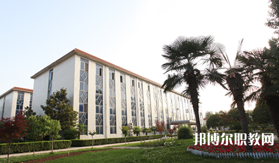 2023西安齊力鐵路技工學(xué)校招生計(jì)劃 招生人數(shù)是多少(附要求、條件、對象)