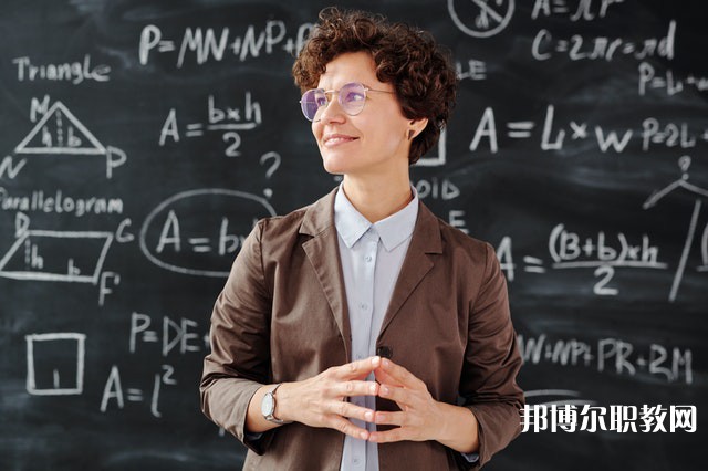 六合高級(jí)職業(yè)中學(xué)有哪些招生專(zhuān)業(yè)（2023年）