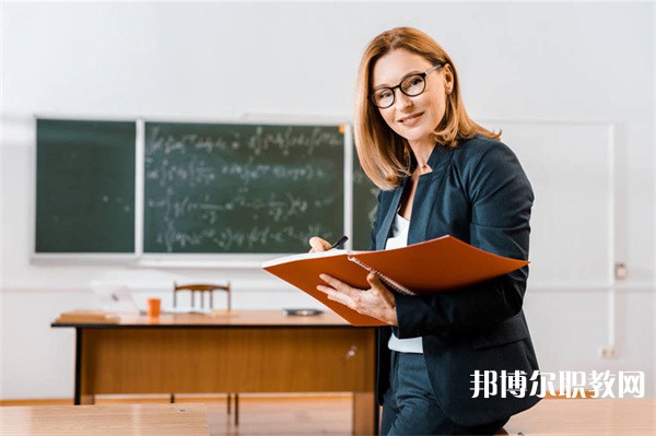 安徽哪里的中專學校能讀民間傳統(tǒng)工藝專業(yè)