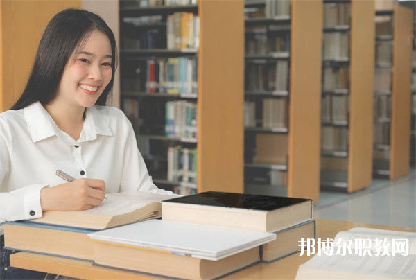 江西哪里的中職學(xué)校能讀會計(互聯(lián)網(wǎng)金融方向）專業(yè)