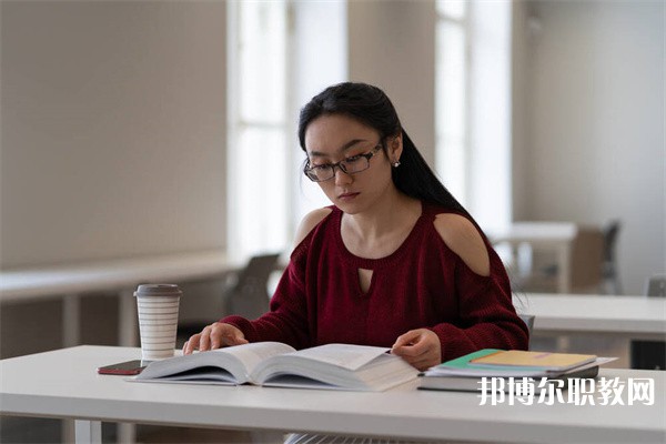 山東哪里的職業(yè)學(xué)校能讀計算機平面設(shè)計專業(yè)