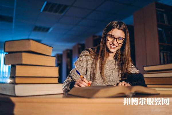 山東哪里的中專學(xué)校能讀農(nóng)村醫(yī)學(xué)專業(yè)