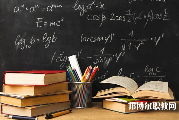 河南哪里的中專學校能讀軟件信息服務專業(yè)