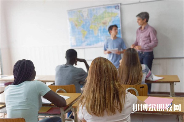 河南哪里的職教中心能讀平面設計專業(yè)