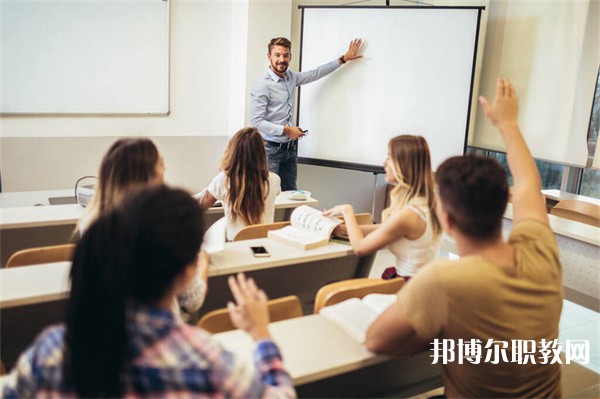 河南哪里的中專學校能讀康復治療專業(yè)