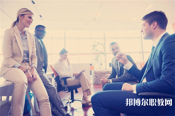 河南哪里的職業(yè)中學(xué)能讀國(guó)際商務(wù)專業(yè)