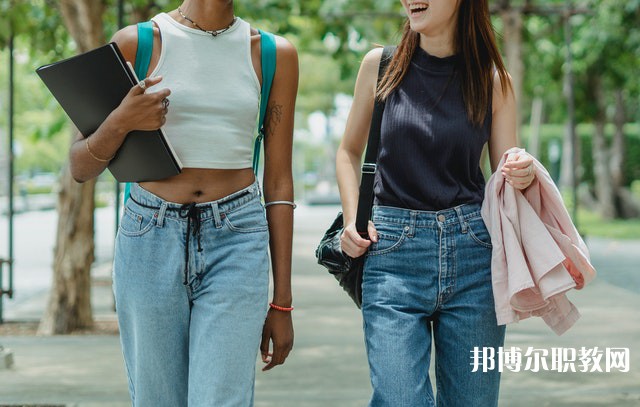 河南哪里的中職學(xué)校能讀影視拍攝與制作專業(yè)