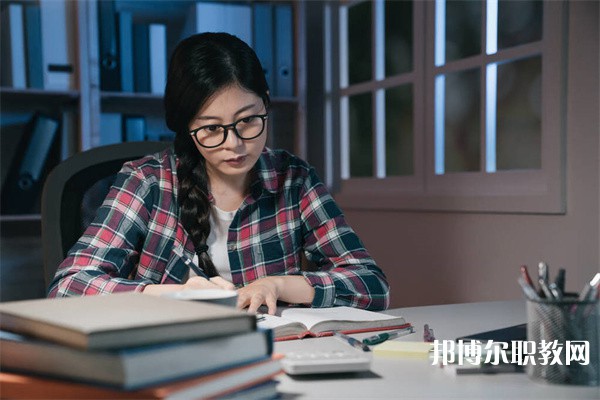 河南哪里的技工學校能讀新媒體技術應用專業(yè)