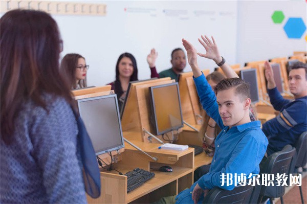 河南哪里的中職學(xué)校能讀景區(qū)服務(wù)與管理專業(yè)