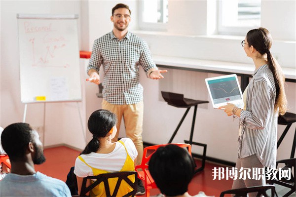 河南哪里的中職學(xué)校能讀工業(yè)機器人運用與維修專業(yè)