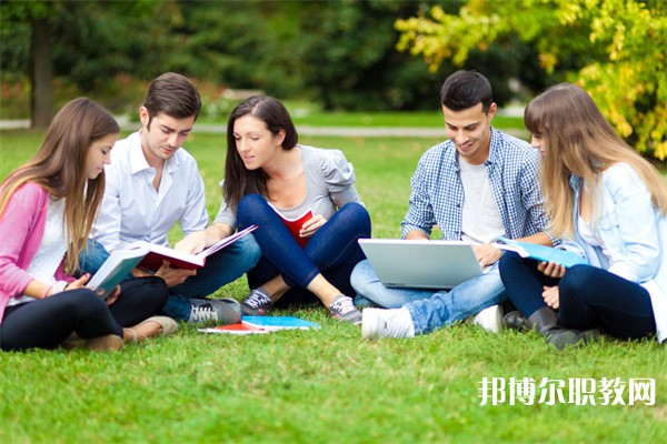 河南哪里的中專學(xué)校能讀漢語言文學(xué)專業(yè)