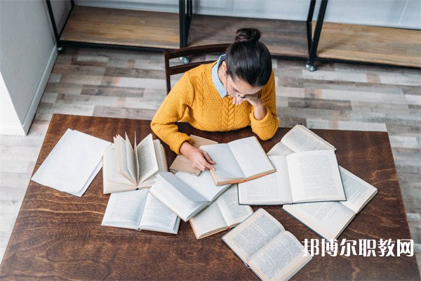 河南哪里的中專學(xué)校能讀中西面點(diǎn)專業(yè)