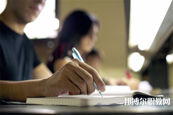 河南哪里的中專學校能讀數(shù)控模具專業(yè)