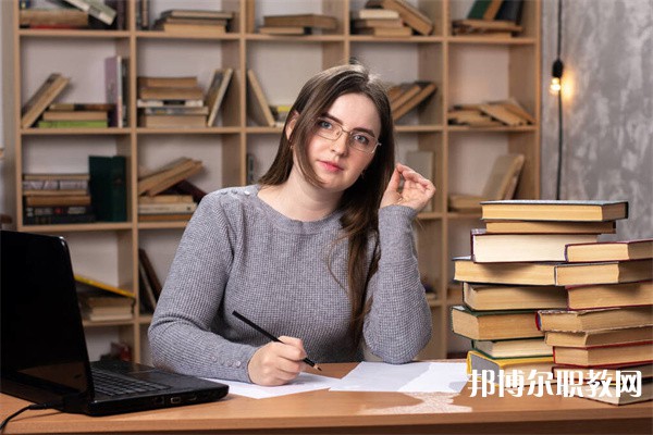河南哪里的中專學校能讀戲曲專業(yè)