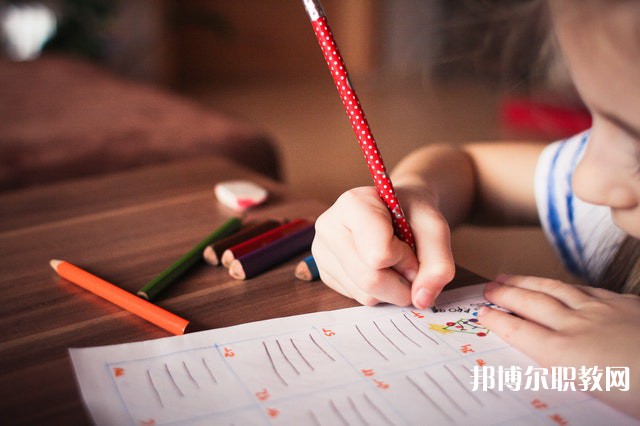湖北哪里的中專學(xué)校能讀醫(yī)學(xué)檢驗技術(shù)專業(yè)