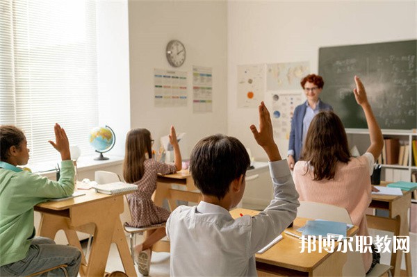 湖北哪里的中專學(xué)校能讀護(hù)理專業(yè)專業(yè)