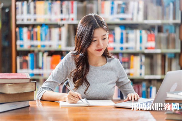 湖北哪里的中職學(xué)校能讀建筑項(xiàng)目管理專(zhuān)業(yè)