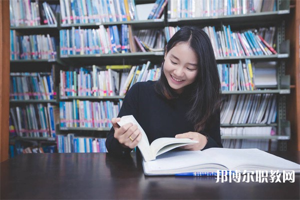 湖北哪里的技工學(xué)校能讀平面設(shè)計專業(yè)