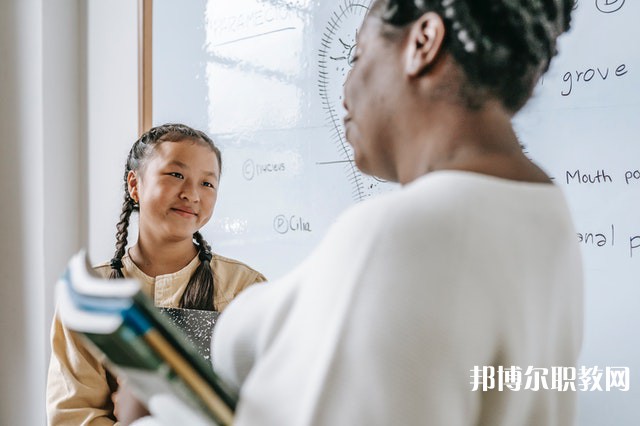 廣東哪里的中職學(xué)校能讀藝術(shù)設(shè)計(jì)專(zhuān)業(yè)