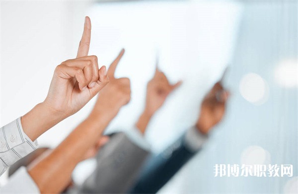廣西哪里的中職學(xué)校能讀鐵路客運(yùn)與服務(wù)專(zhuān)業(yè)