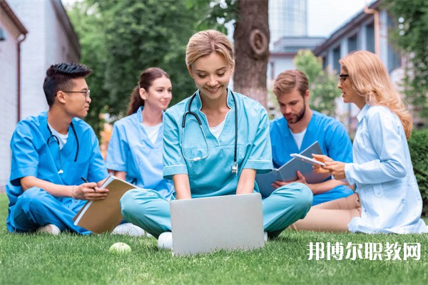 廣西哪里的職業(yè)學(xué)校能讀汽車(chē)整車(chē)與配件銷(xiāo)售專(zhuān)業(yè)