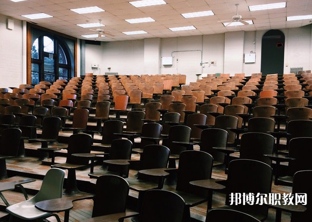 四川哪里的中職學校能讀機電設(shè)備安裝與維修（核電設(shè)備安裝方向）專業(yè)