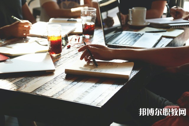 四川哪里的中職學校能讀老年服務(wù)與管理專業(yè)