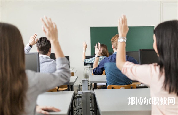 四川哪里的中職學(xué)校能讀文秘與計(jì)算機(jī)應(yīng)用專(zhuān)業(yè)