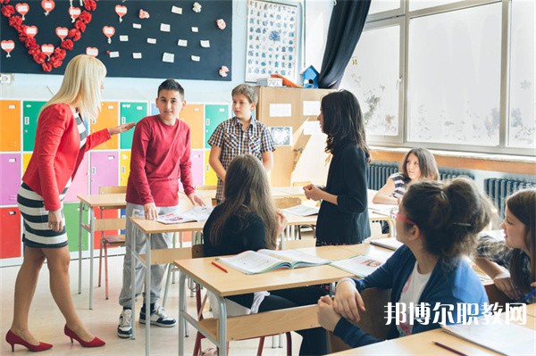 四川哪里的中專(zhuān)學(xué)校能讀會(huì)計(jì)學(xué)專(zhuān)業(yè)