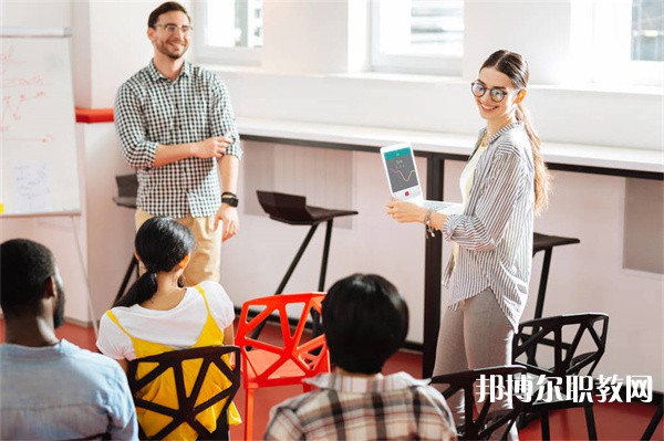 廣西哪里的中專學(xué)校能讀中專護理專業(yè)