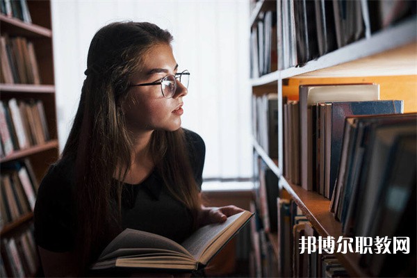 云南哪里的中職學校能讀汽車商務(wù)與計算機應用（高級工）專業(yè)